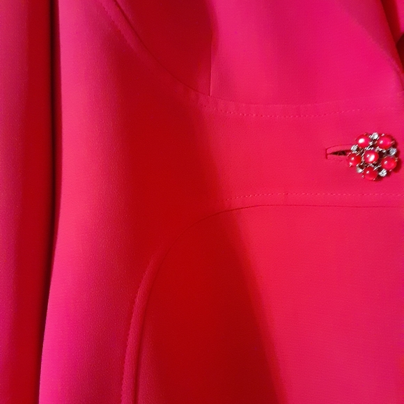 Tahari by Authur S. Levine sz 14P - Picture 3 of 4